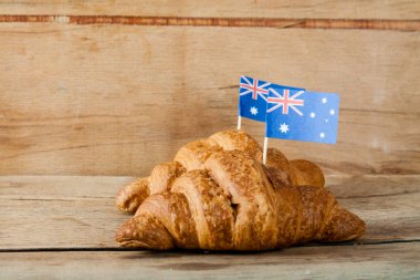 Taze kruvasan ve Avustralya bayrağı 