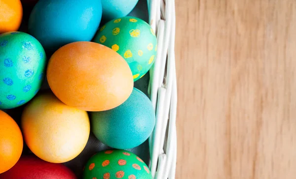 Oeufs de Pâques colorés fermer — Photo