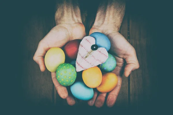 Oeufs de Pâques colorés fermer — Photo