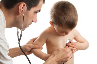 Doktor stetoskop ve çocukları ile