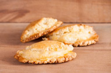 Süzme peynir ile tanımlama 