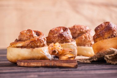 Taze ev yapımı tarçın 