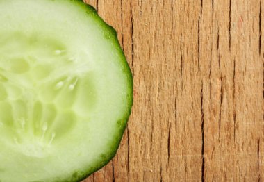 Olgun taze salatalık 