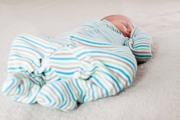 Nyfödd baby närbild — Stockfoto