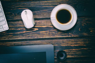 Ahşap masa tablete graphik. Üstten Görünüm