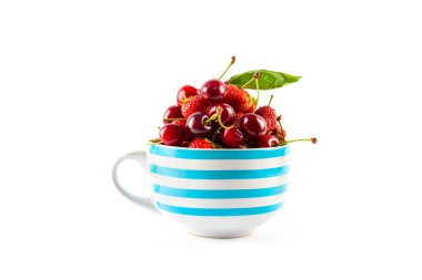 Kiraz ve çilek kase kapat