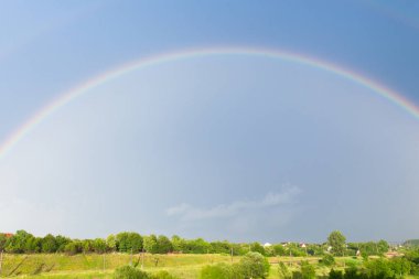 Gökkuşağı gökyüzü niteliğine