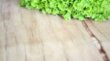 Demet taze yeşil salata iplik ile natürmort