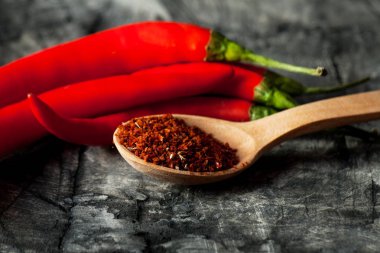 Arka plan taze biber grunge üzerinde çizik. 