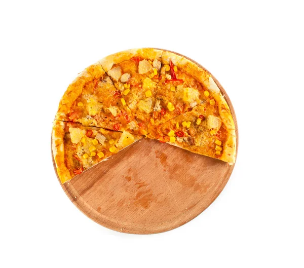 치즈를 곁들인 신선 한 피자 — 스톡 사진