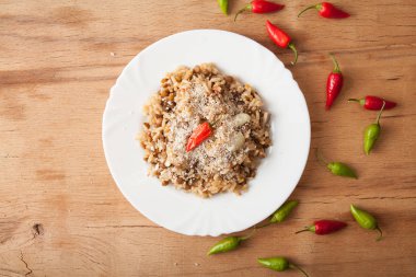 Mercimek ve pirinç biber biber ile.