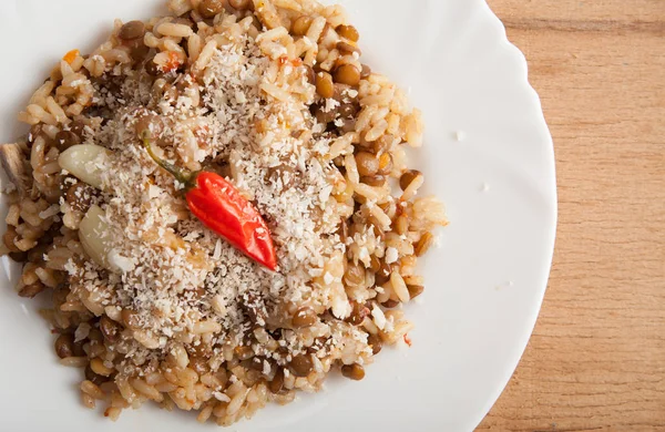 Mercimek ve pirinç biber biber ile.