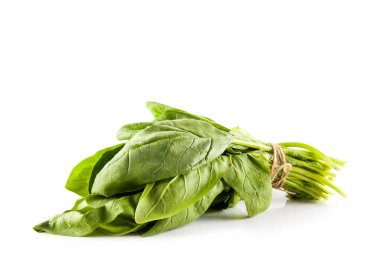 Taze yeşil ıspanak izole