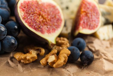 Taze incir ve pitahaya