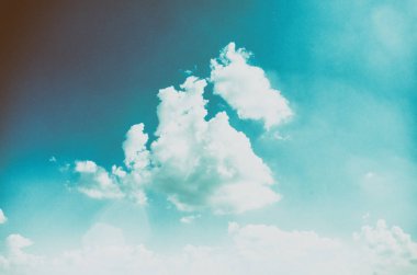 Bulutlu mavi gökyüzü