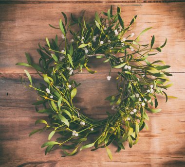 Ökse otu dan Noel çelenk