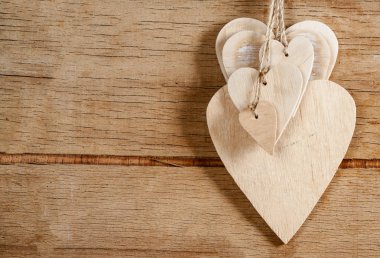 Ahşap arka plan ağaç Kalpler