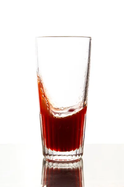 Červená šťáva ve skle — Stock fotografie