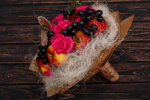 bouquet of fruits