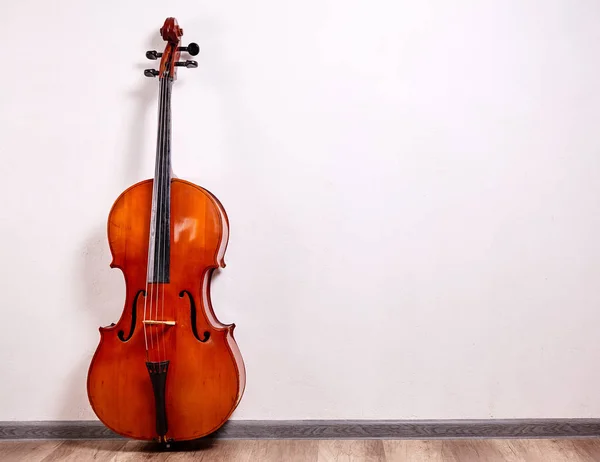 Fechar o violoncelo retro — Fotografia de Stock