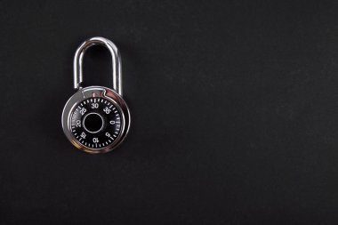 Şifreli kilit yakın çekim