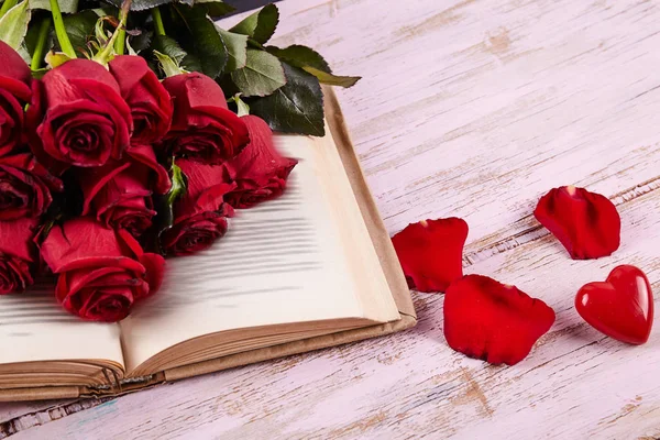 Red roses on background — Stock Photo, Image