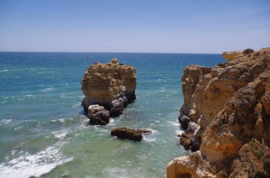 Ninho da Andorinha beach in Albufeira