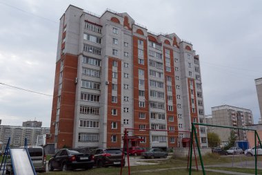 çok katlı tuğla ev