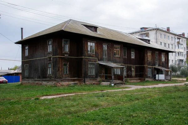 Oude houten huis — Stockfoto