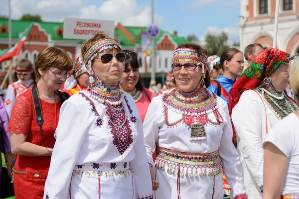 俄罗斯 2016年6月25日在 Yoshkar Peledysh Payrem Yoshkar 妇女在国家玛丽礼服 法律厅 俄罗斯 — 图库照片
