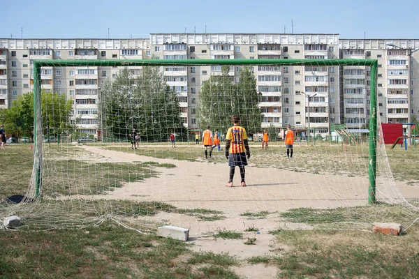 Yoshkar Ola Russie Août 2016 Les Adolescents Jouent Football Rue — Photo