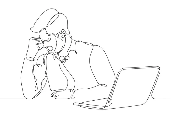 Mujer de dibujos animados lindo oso escribir en computadora — Archivo