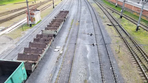 Uma linha de vagões-cisterna. Zona Industrial. vagões vazios. Ponto por cima — Fotografia de Stock