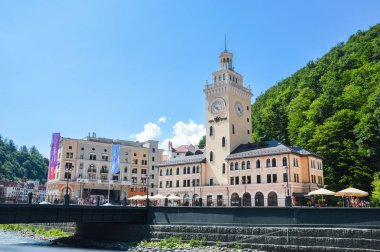 Temmuz 16, Sochi, Rusya Federasyonu. Eğlence Merkezi Rosa Khutor, Krasnaya polyana