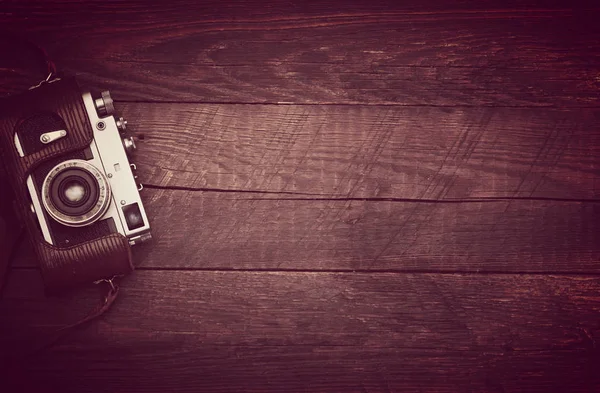 Ретропленочная Камера Деревянном Фоне — стоковое фото