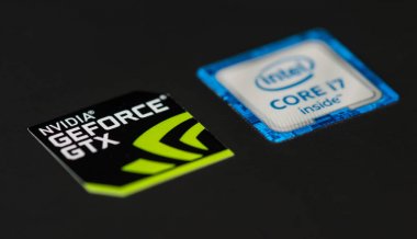 Moskova, Rusya - 12 Nisan 2018. NVIDIA ve Intel bilgisayar ekipman laptop - en ünlü üreticileri logoları