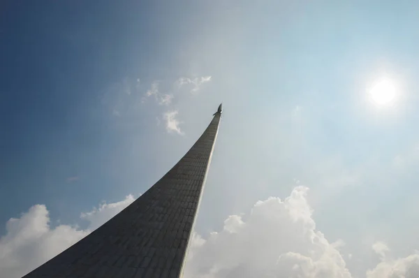 莫斯科, 俄罗斯-2016年7月29日。太空征服者纪念碑 — 图库照片