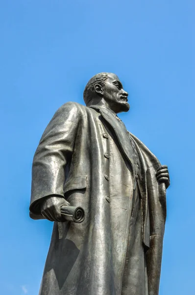 MOSCÚ, RUSIA - 29 de julio de 2016. Monumento a Lenin en VDNKH —  Fotos de Stock