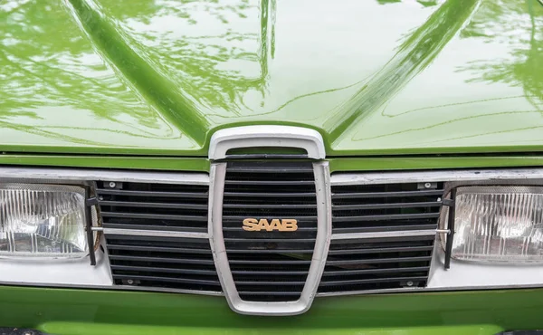 Moskova, Rusya - 21 Mayıs 2017. Retro araba Sokolniki park exhibion göster. Saab 96 Gl ön görünümü kapatın