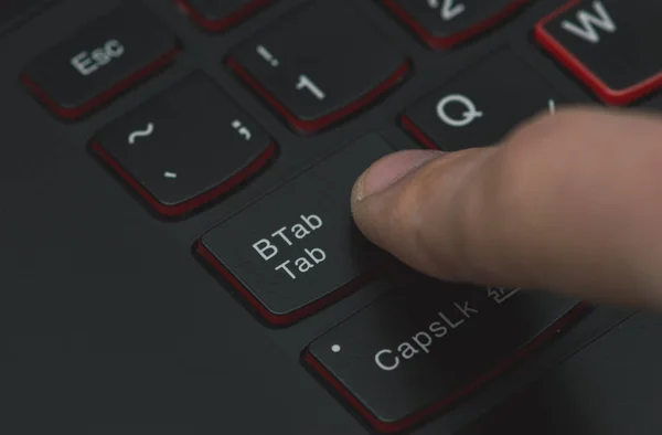 Touches du clavier d'un ordinateur portable de jeu gros plan — Photo