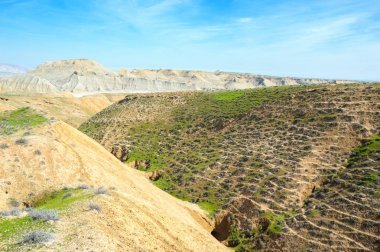Gözlem noktasından dramatik dağ manzarası