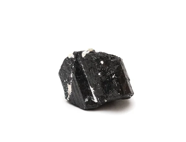 Sherl - Svart Turmalin mineral isolerad på vit bakgrund — Stockfoto