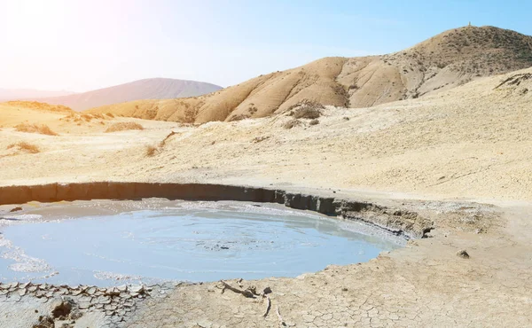 Aktif Çamur yanardağ krater