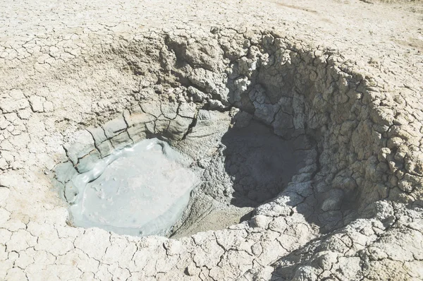 De krater van actieve vulkaan — Stockfoto