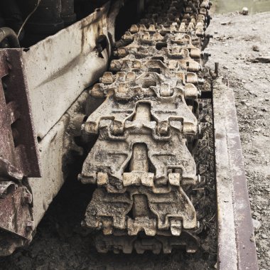 Eski bir buldozer Paletli şasi