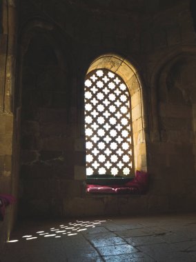 İç görünüm Diri Baba Türbesi Maraza şehir Qobustan, Azerbaycan semtinde