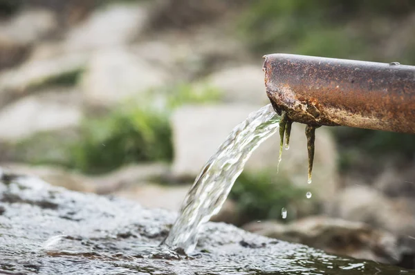 Oluktan su boşaltma