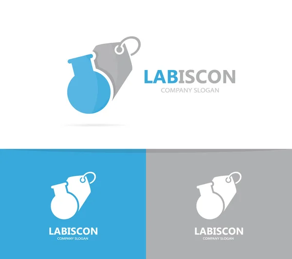 Kolf en tag logo-combinatie. Laboratorium en shop symbool of pictogram. Unieke fles en label logo ontwerpsjabloon. — Stockfoto