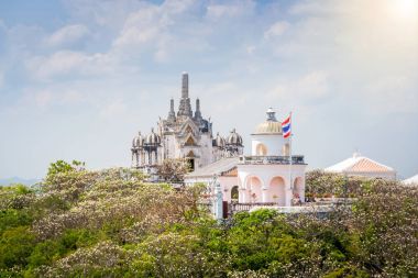 Tapınak sarılmada dağda, Phra Nakhon Kh mimari detaylar