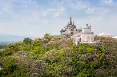 Tapınak sarılmada dağda, Phra Nakhon Kh mimari detaylar